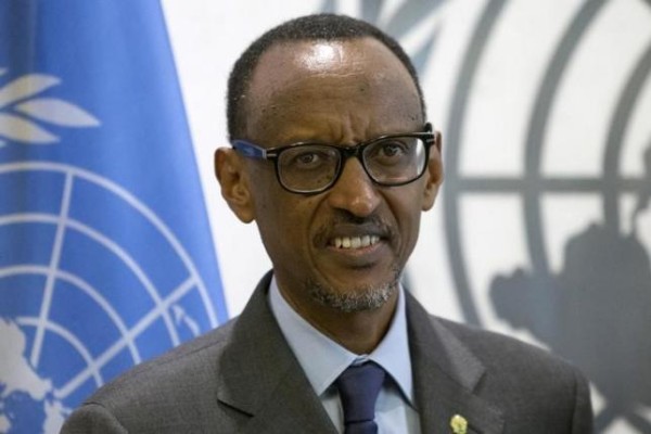 Rwandan President Paul Kagame poses for the media during a meeting with U.N. Secretary-General Ban Ki-moon during the United Nations General Assembly at the United Nations in Manhattan, New York, October 2, 2015. REUTERS/Andrew Kelly