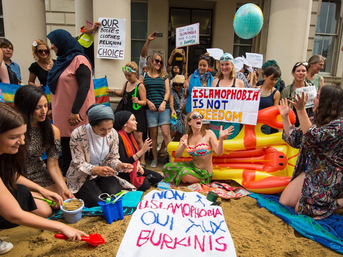 burkini-protest-london-5